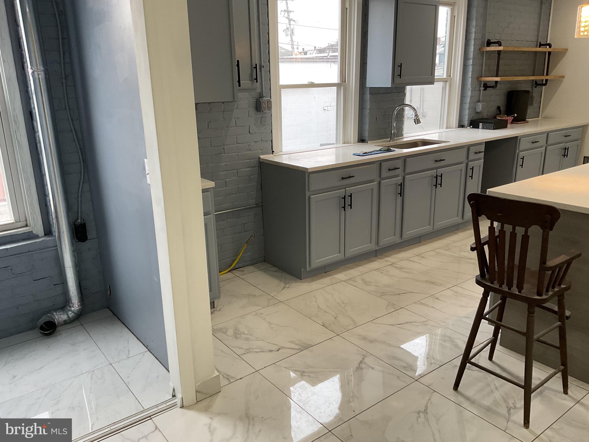 WEST YORK - Commercial Sale