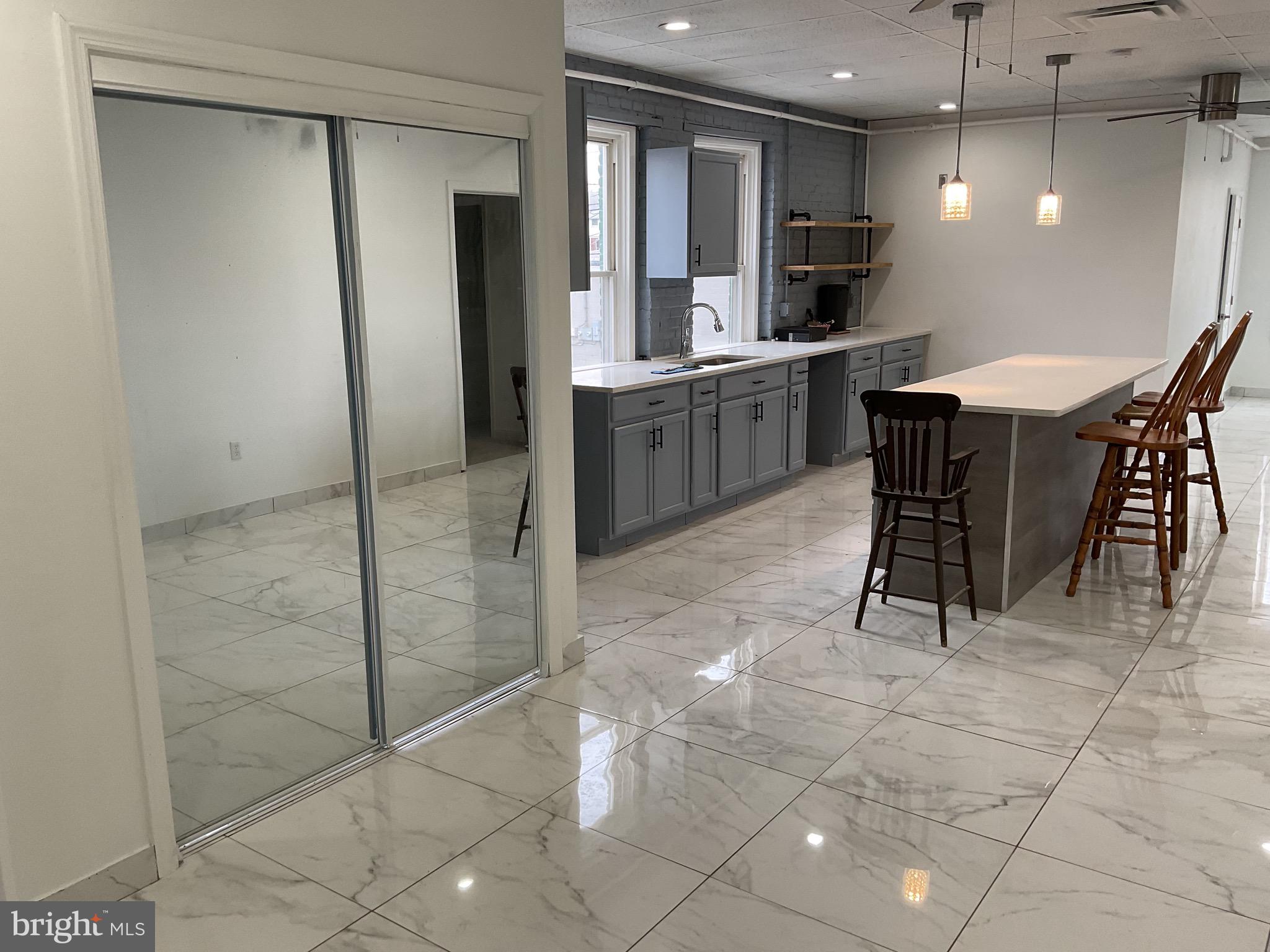 WEST YORK - Commercial Sale