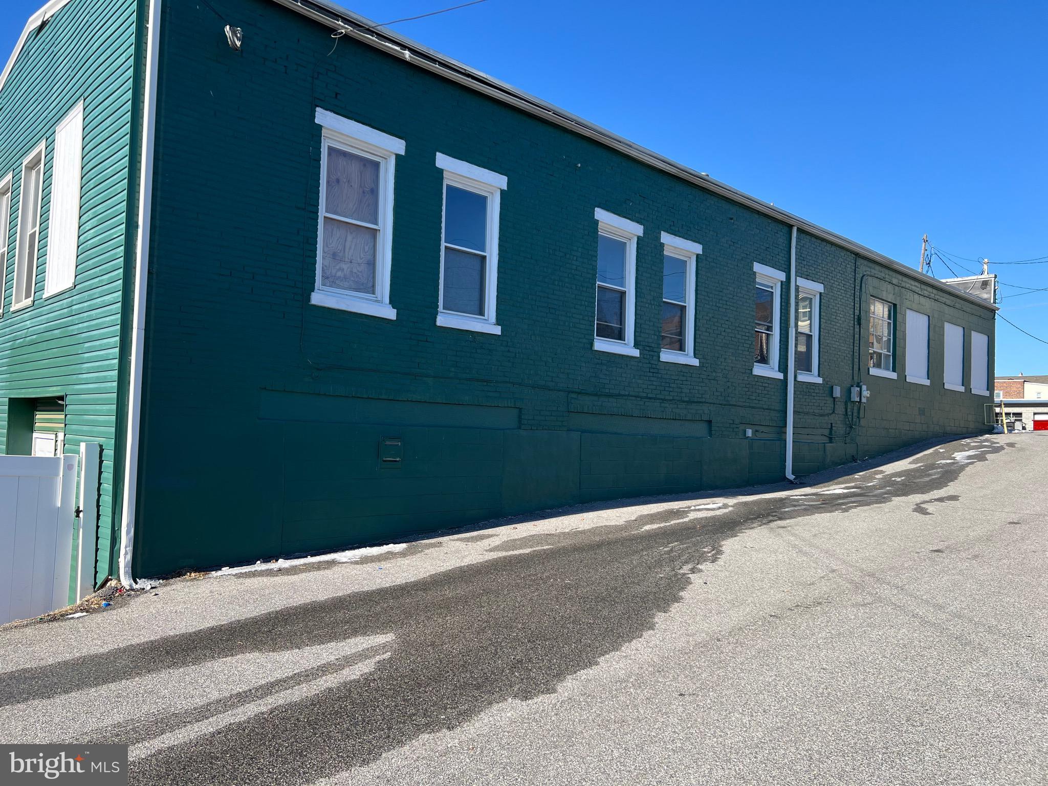 WEST YORK - Commercial Sale