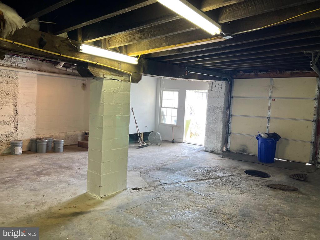 Photo of 1880 W Market Street, YORK, PA 17404 (MLS # PAYK2094478)