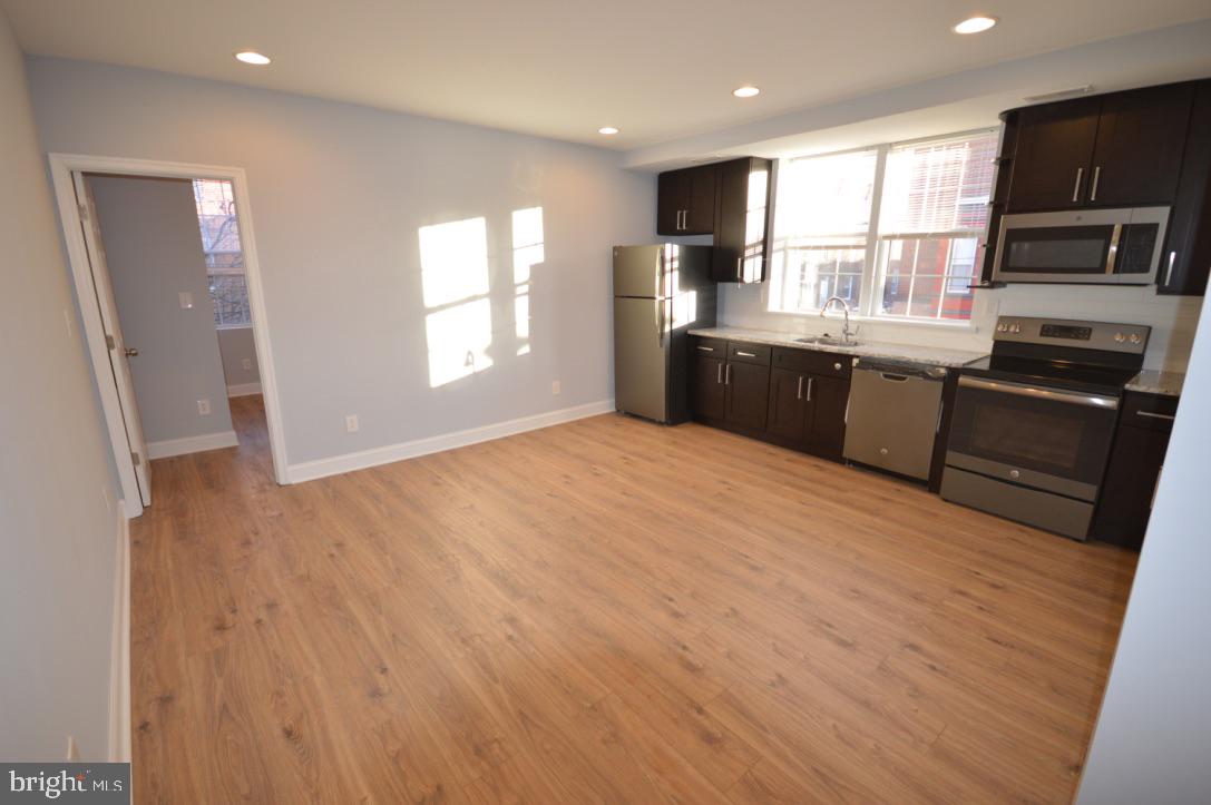 FAIRMOUNT - Commercial Sale