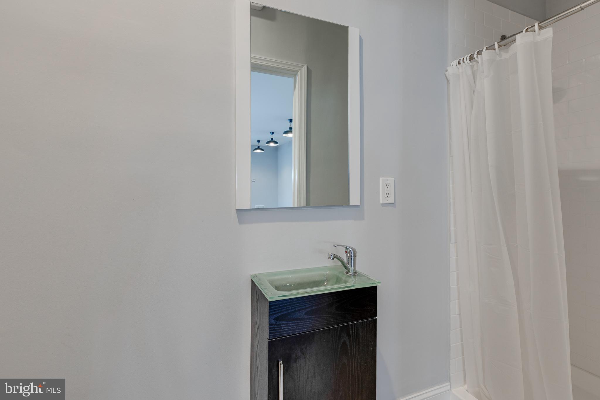 FAIRMOUNT - Commercial Sale