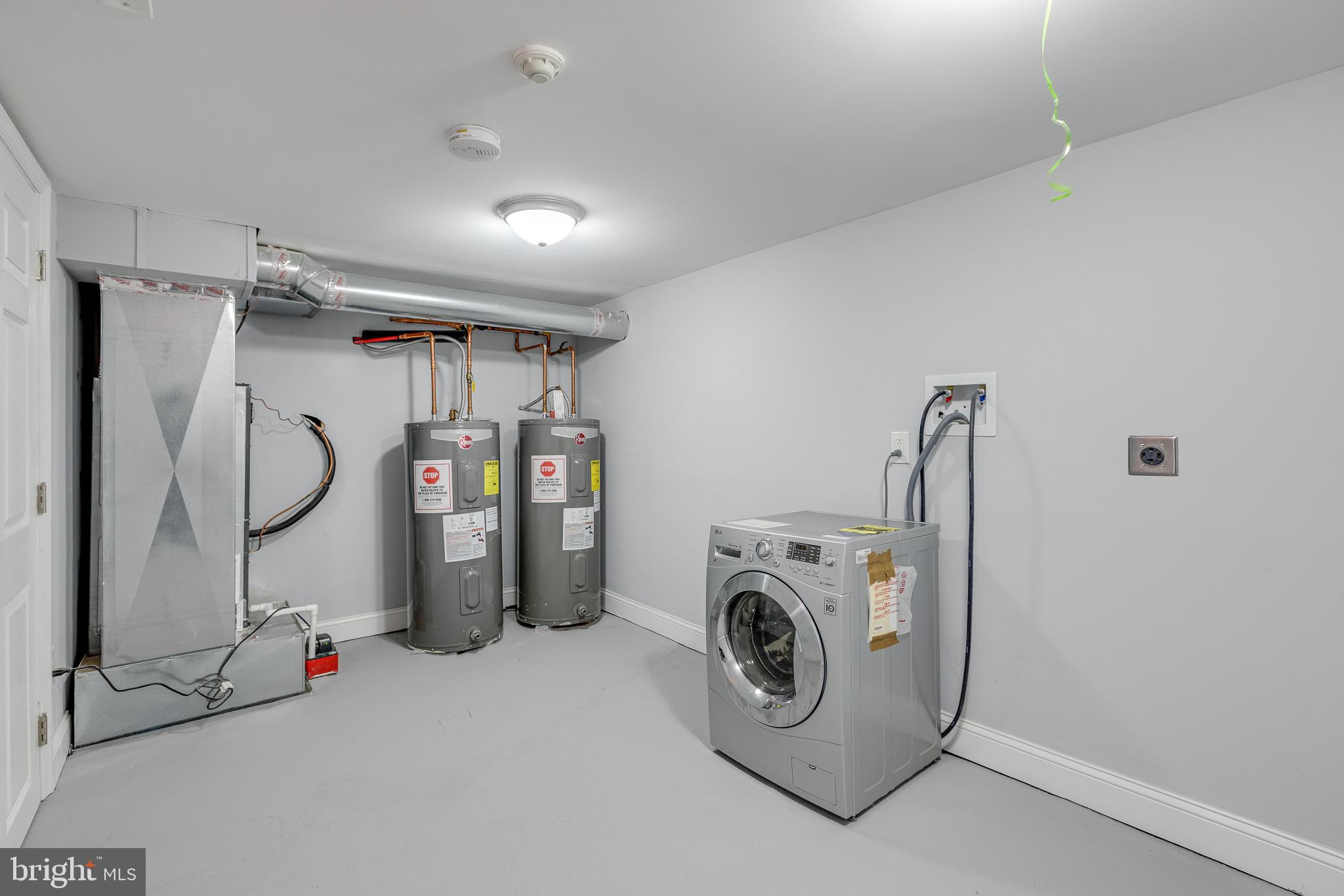 FAIRMOUNT - Commercial Sale