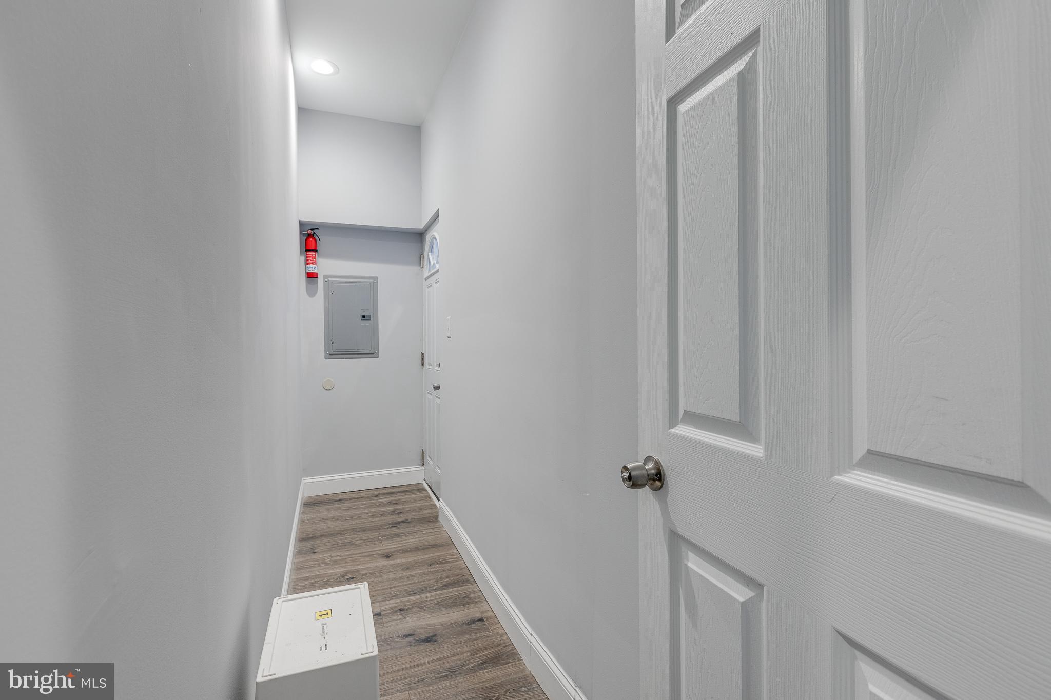 FAIRMOUNT - Commercial Sale