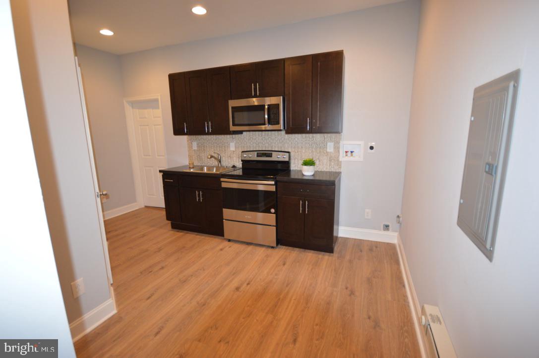 FAIRMOUNT - Commercial Sale