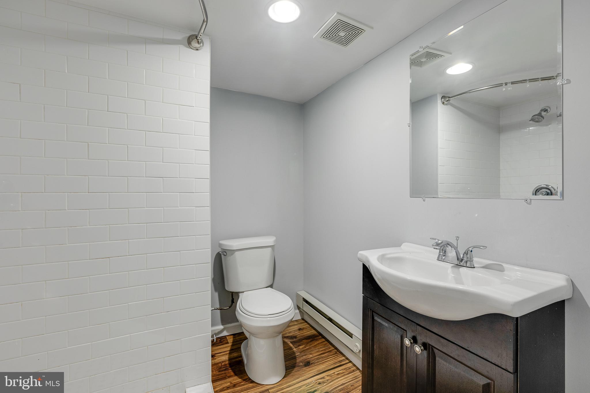 FAIRMOUNT - Commercial Sale