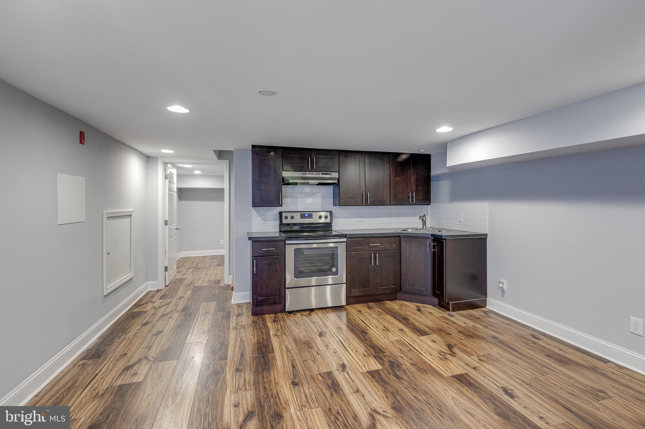 FAIRMOUNT - Commercial Sale