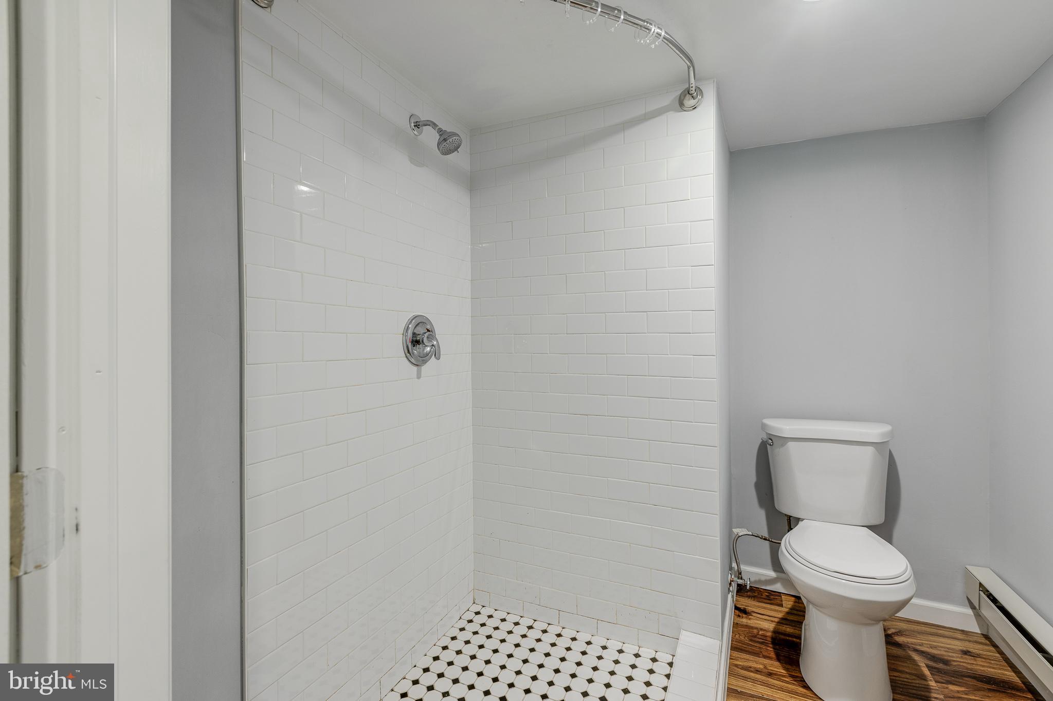 FAIRMOUNT - Commercial Sale