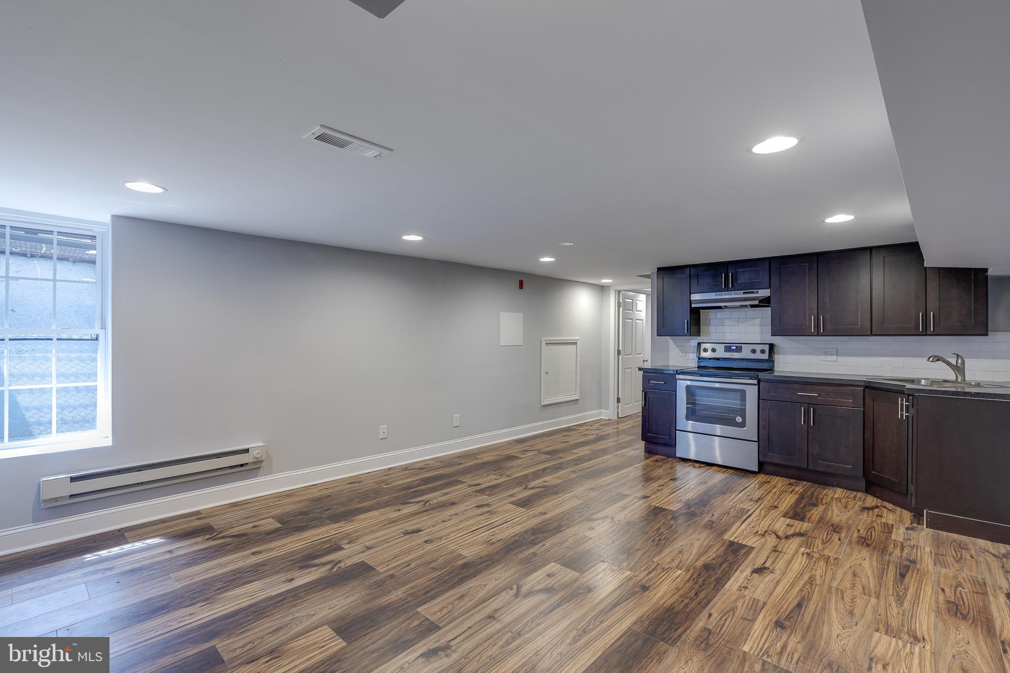 FAIRMOUNT - Commercial Sale