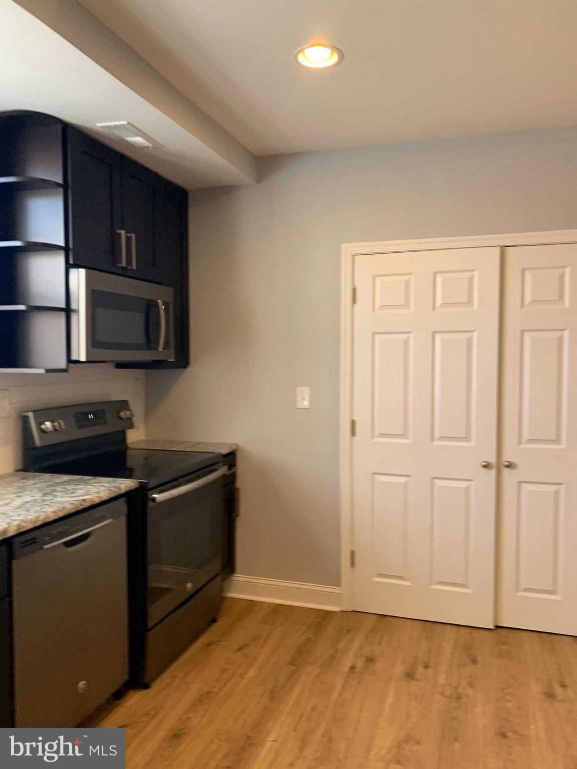 FAIRMOUNT - Commercial Sale