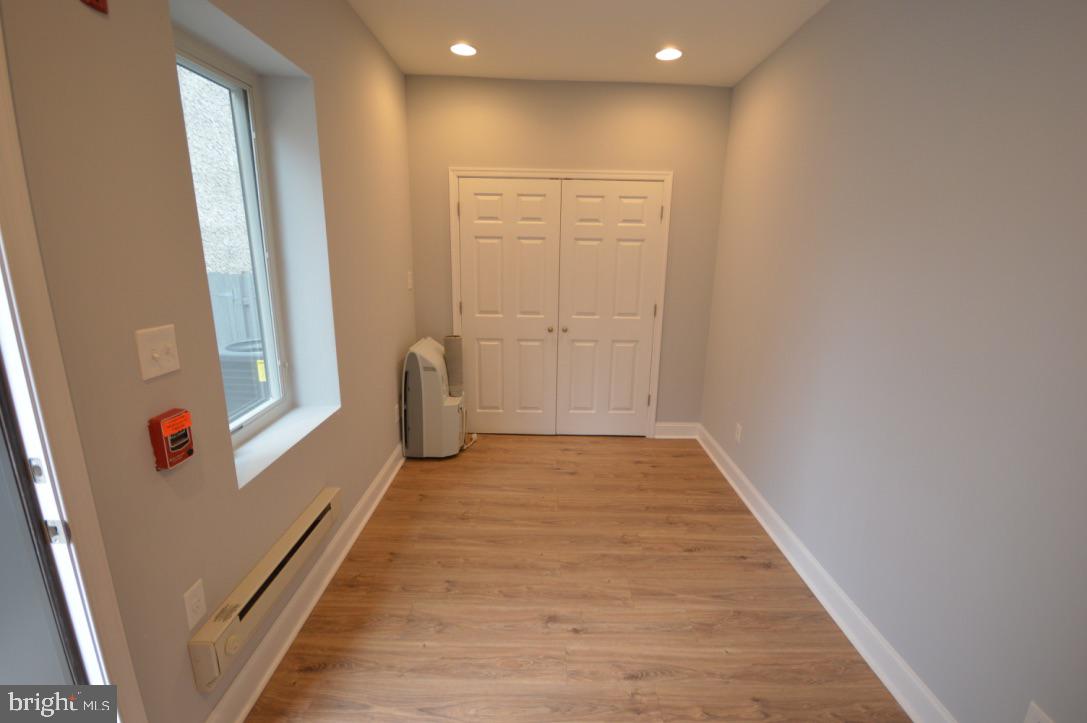 FAIRMOUNT - Commercial Sale