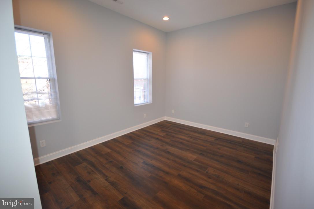 FAIRMOUNT - Commercial Sale