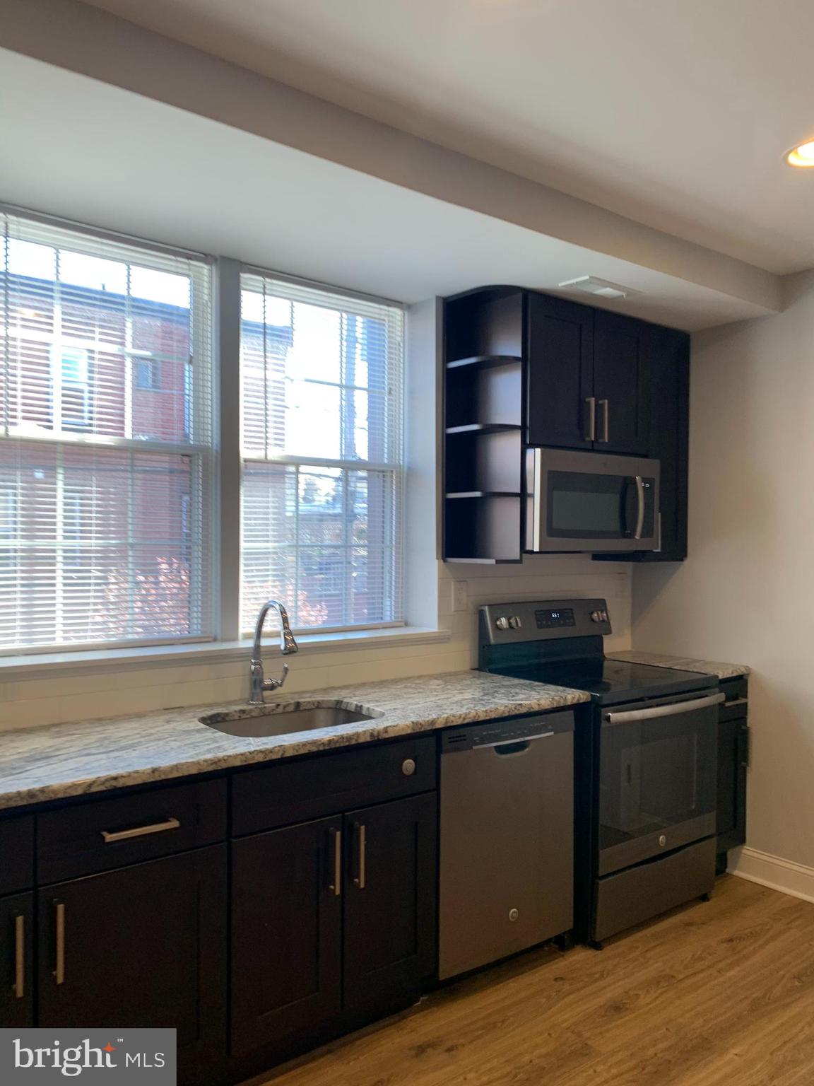 FAIRMOUNT - Commercial Sale