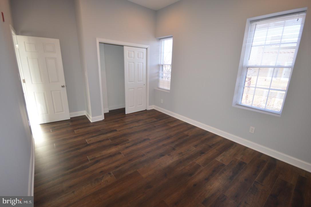 FAIRMOUNT - Commercial Sale