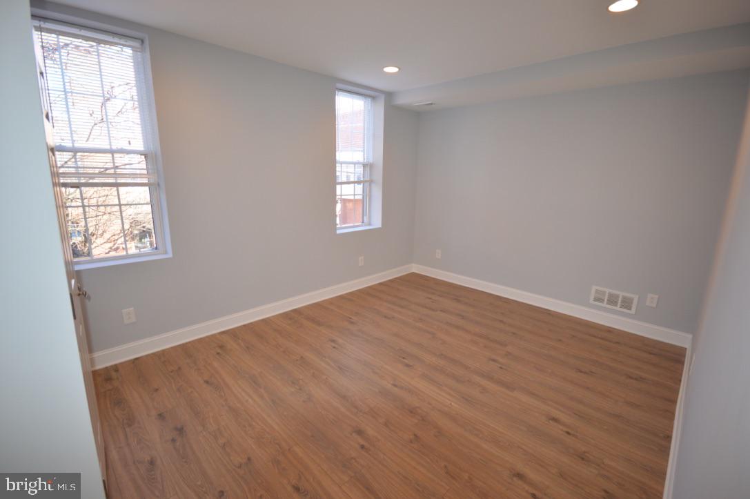 FAIRMOUNT - Commercial Sale