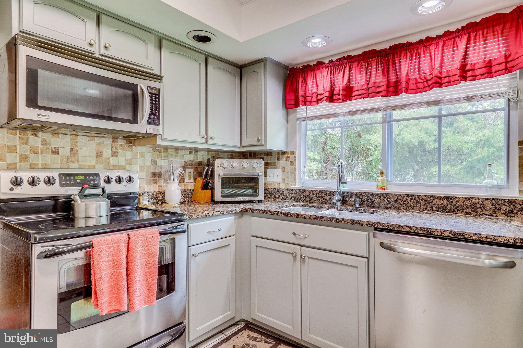 WHITE HALL FOREST PLAT 6 - Residential