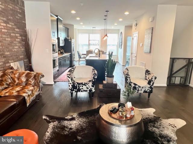 WESTMOORE AT MOOREFIELD - Residential Lease