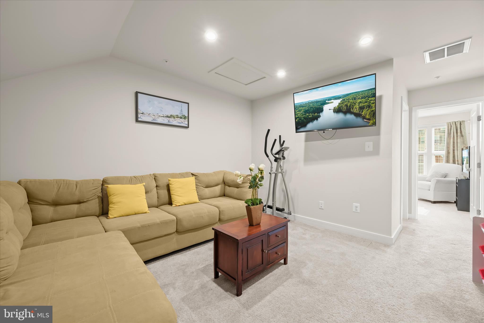 ELKRIDGE CROSSING - Residential