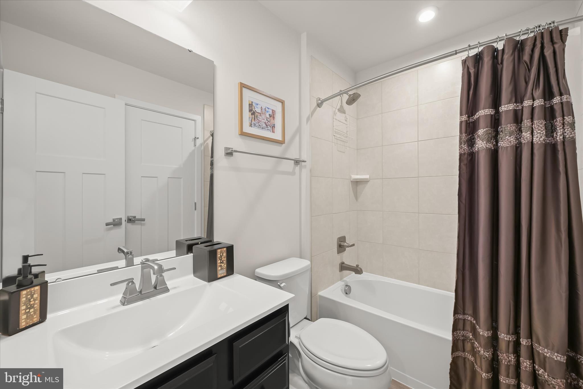 ELKRIDGE CROSSING - Residential