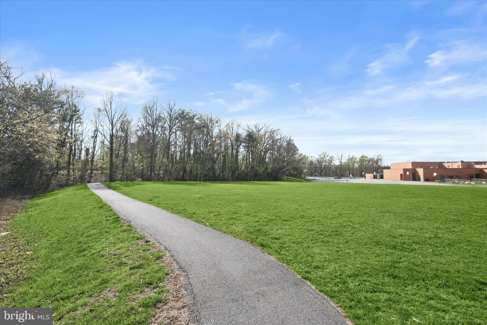 ELKRIDGE CROSSING - Residential