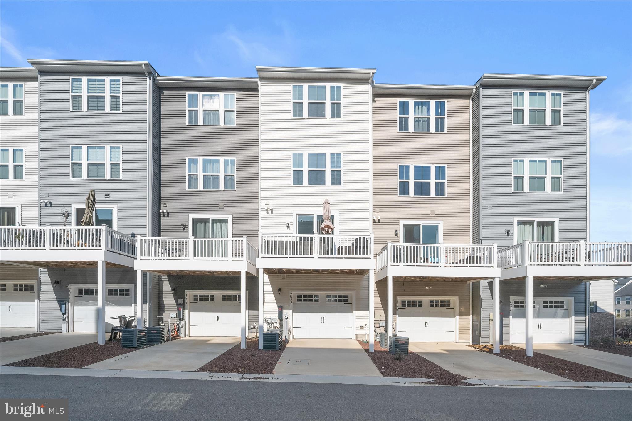 ELKRIDGE CROSSING - Residential