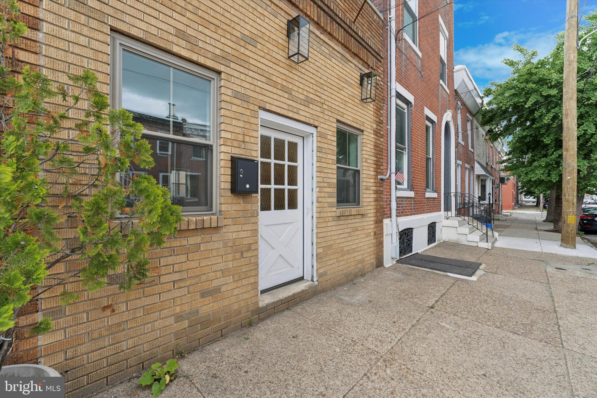 AVAILABLE NOW!
This standalone studio is a rare gem-- a single-room residence with all the privacy and charm of a single-family home. Enjoy soaring ceilings, tons of natural light and brand-new everything: gorgeous hardwood floors, sleek appliances, a stylish chandelier, and a beautifully updated modern bathroom with a spacious glass shower.
The open layout offers unlimited setup possibilities, perfect for creative living. You'll love the in-unit stackable washer/dryer tucked behind custom track doors in a thoughtfully designed laundry closet, plus a small private yard out back.
Step out your private front door onto Cedar Street, a quiet tucked-away block that's just steps from all the action. You're within walking distance of local favorites like Meetinghouse, Green Eggs Cafe, Loco Pez, Circles and Squares, Bastia, and tons more. Commuting is a breeze with easy access to the Berks El Station and I-95 just minutes away. Plus, this block offers a generous amount of on-street parking, a huge perk in Fishtown.
This is not your typical studio, it's your own space in the best part of town!
Reach out to schedule a tour!
Flat water fee of $35/month
Sorry, no pets