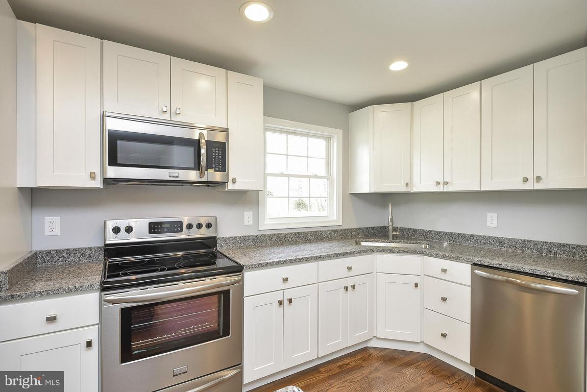 PEACOCK MANOR - Residential