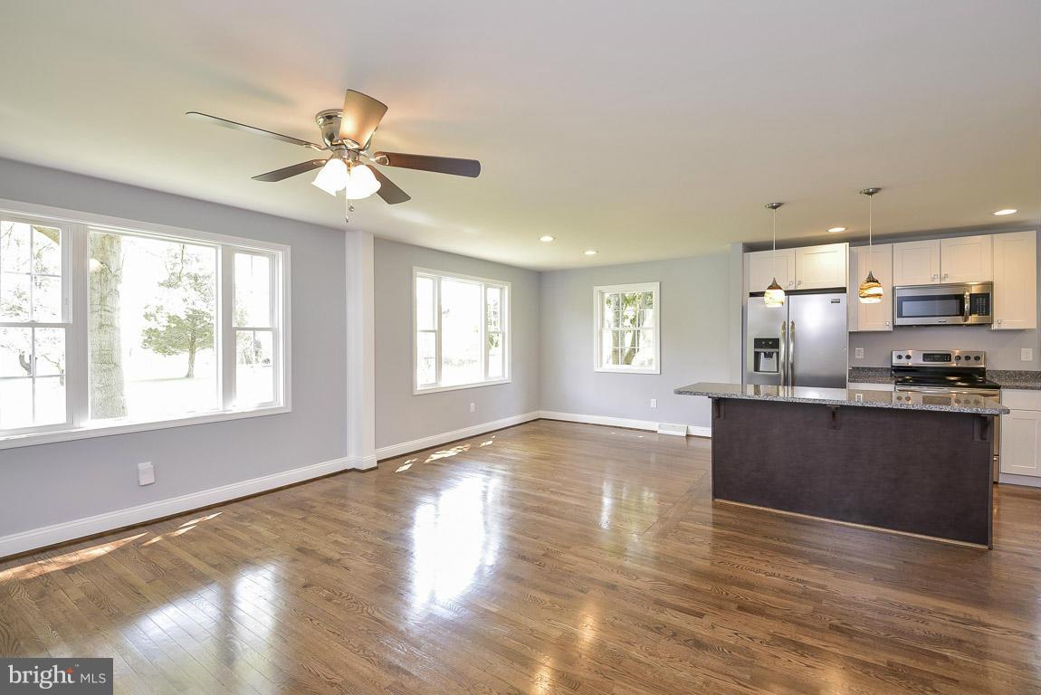 PEACOCK MANOR - Residential