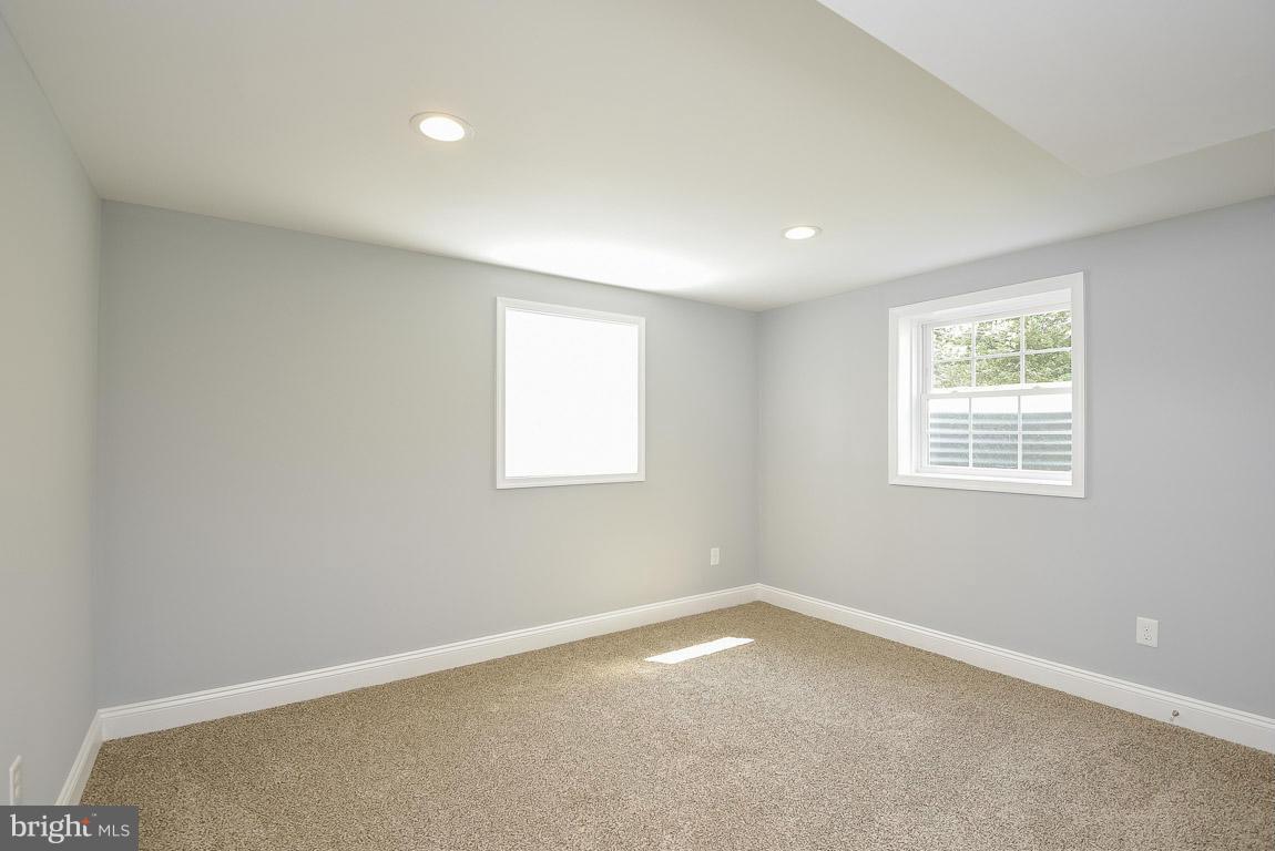 PEACOCK MANOR - Residential