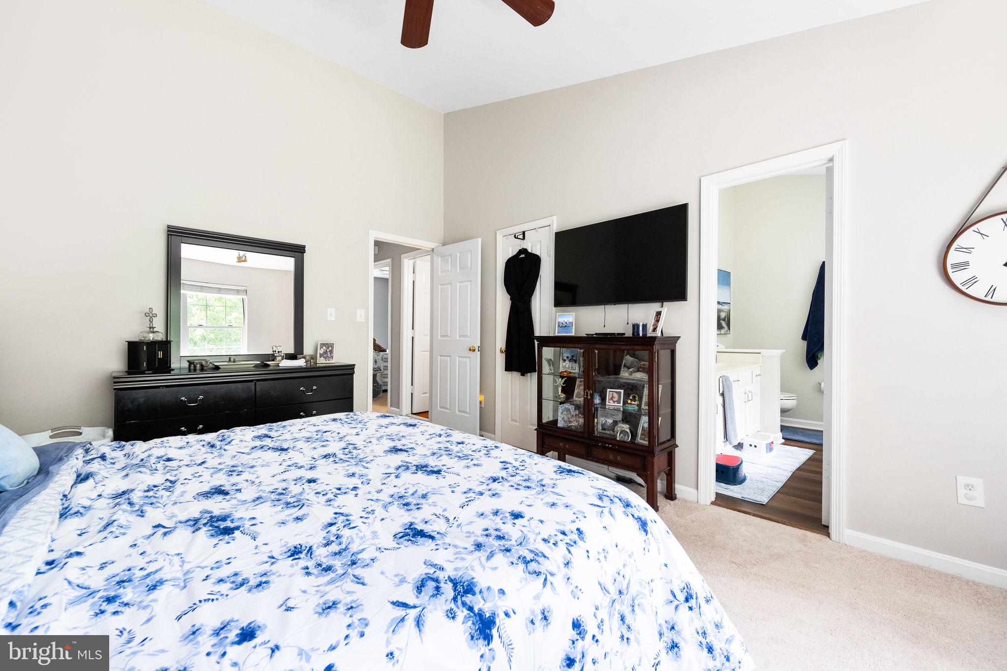 ASHBURN FARM - Residential