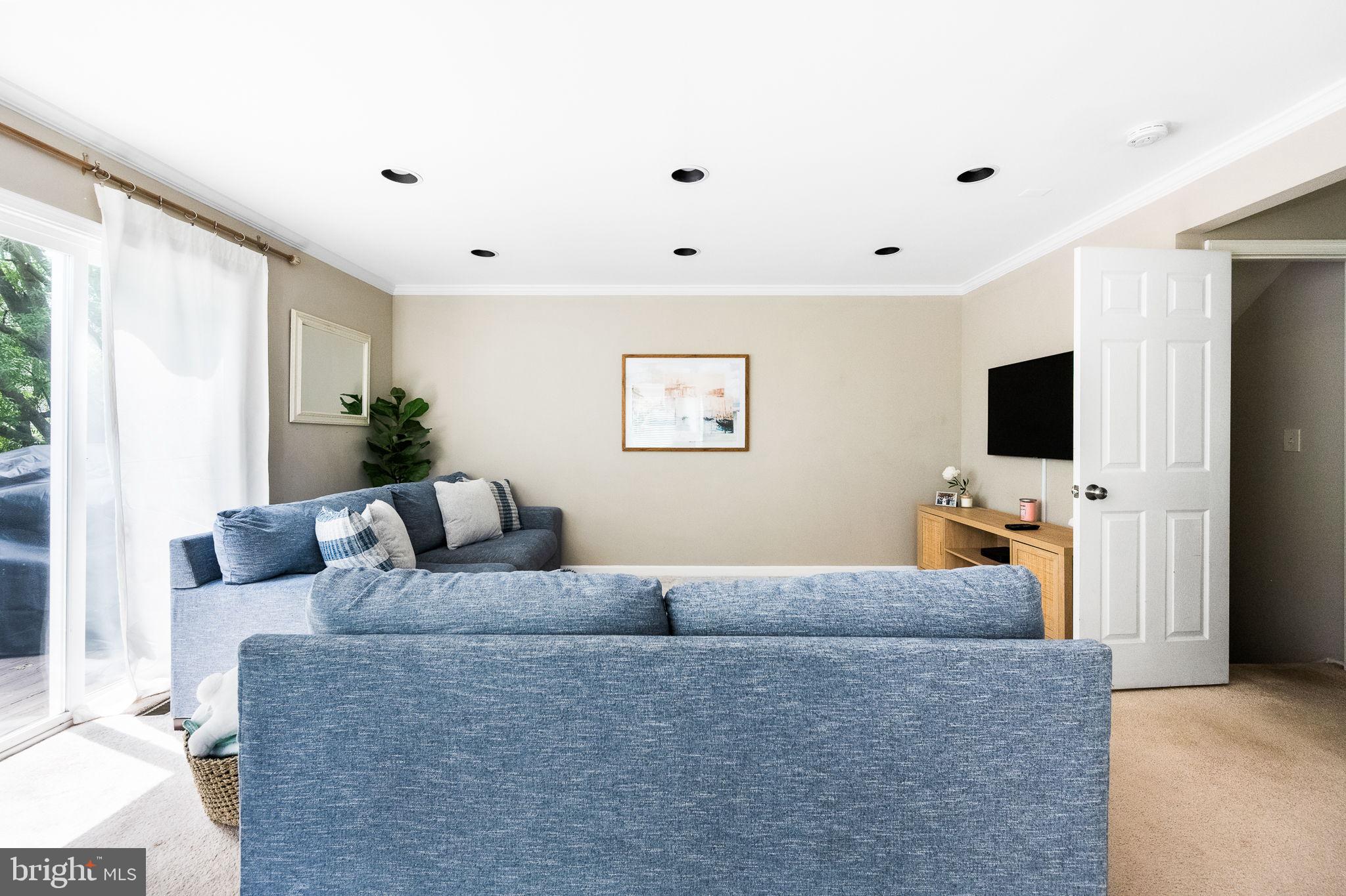 ASHBURN FARM - Residential