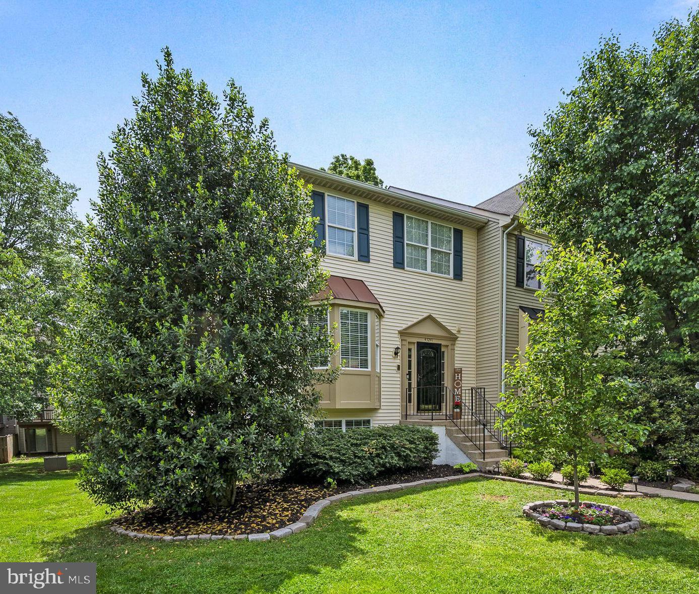 ASHBURN FARM - Residential