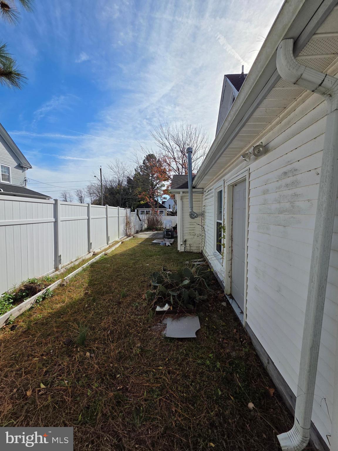 102 N COLLINS STREET