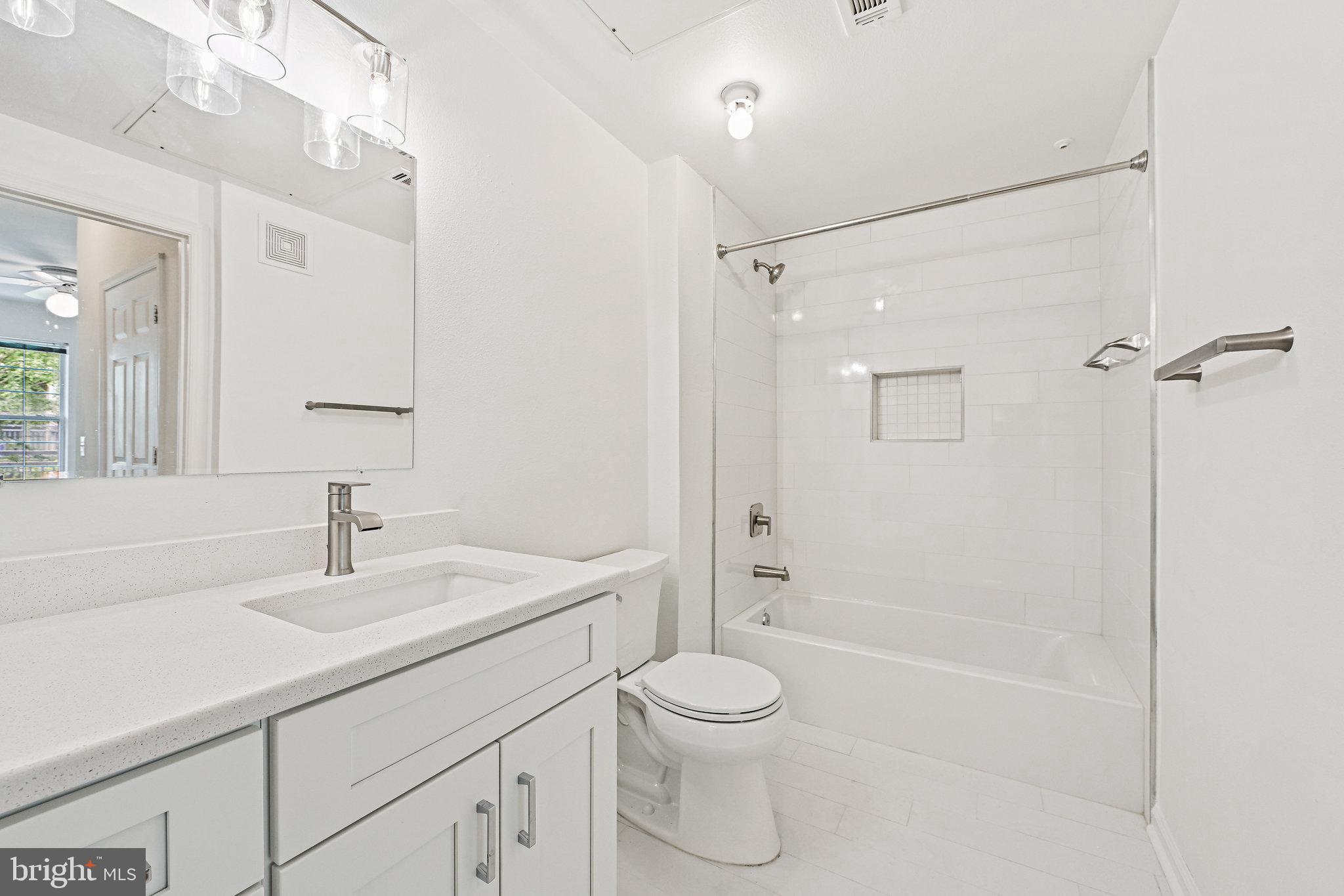 HIGH POINT AT JEFFERSON PARK - Residential