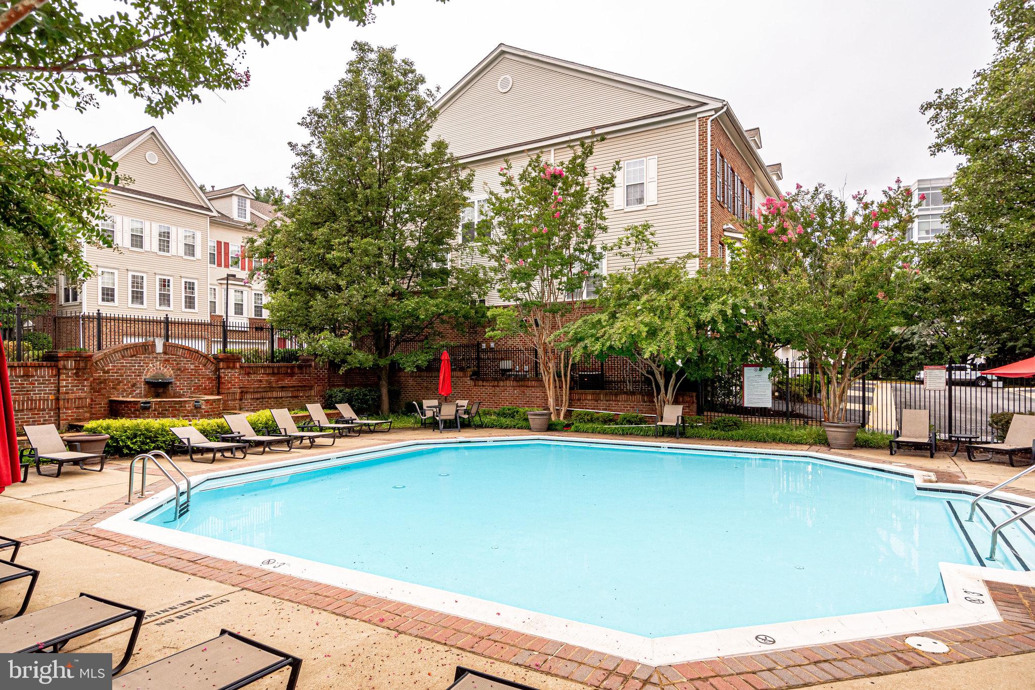 HIGH POINT AT JEFFERSON PARK - Residential