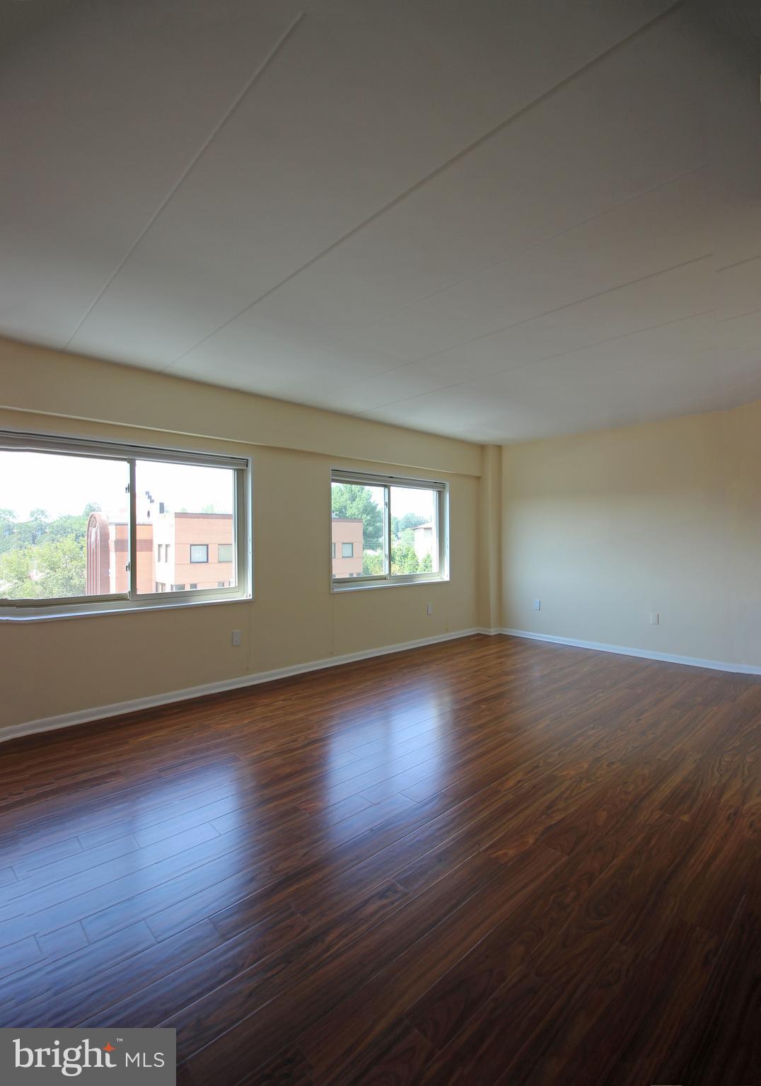 VIENNA VILLAGER CONDO - Residential Lease