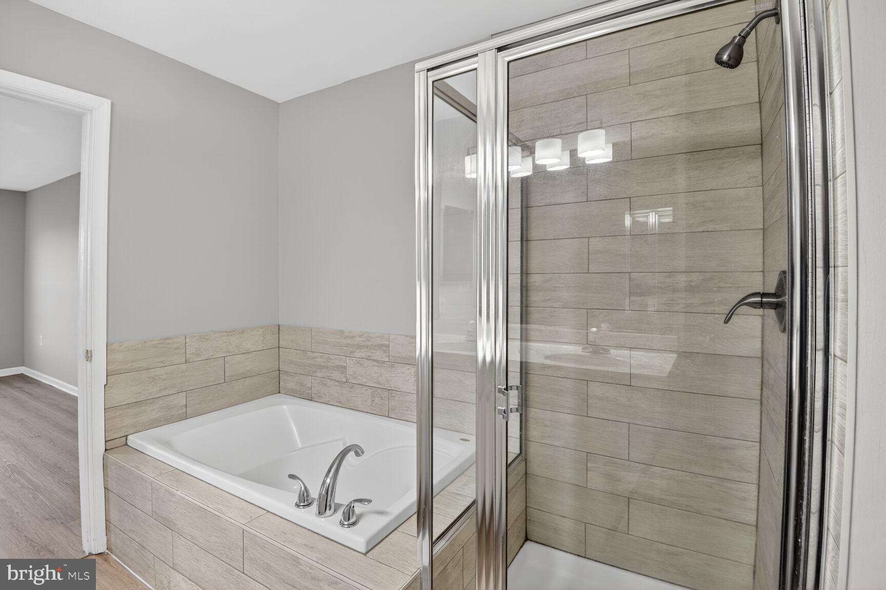 SEVEN OAKS - Residential Lease