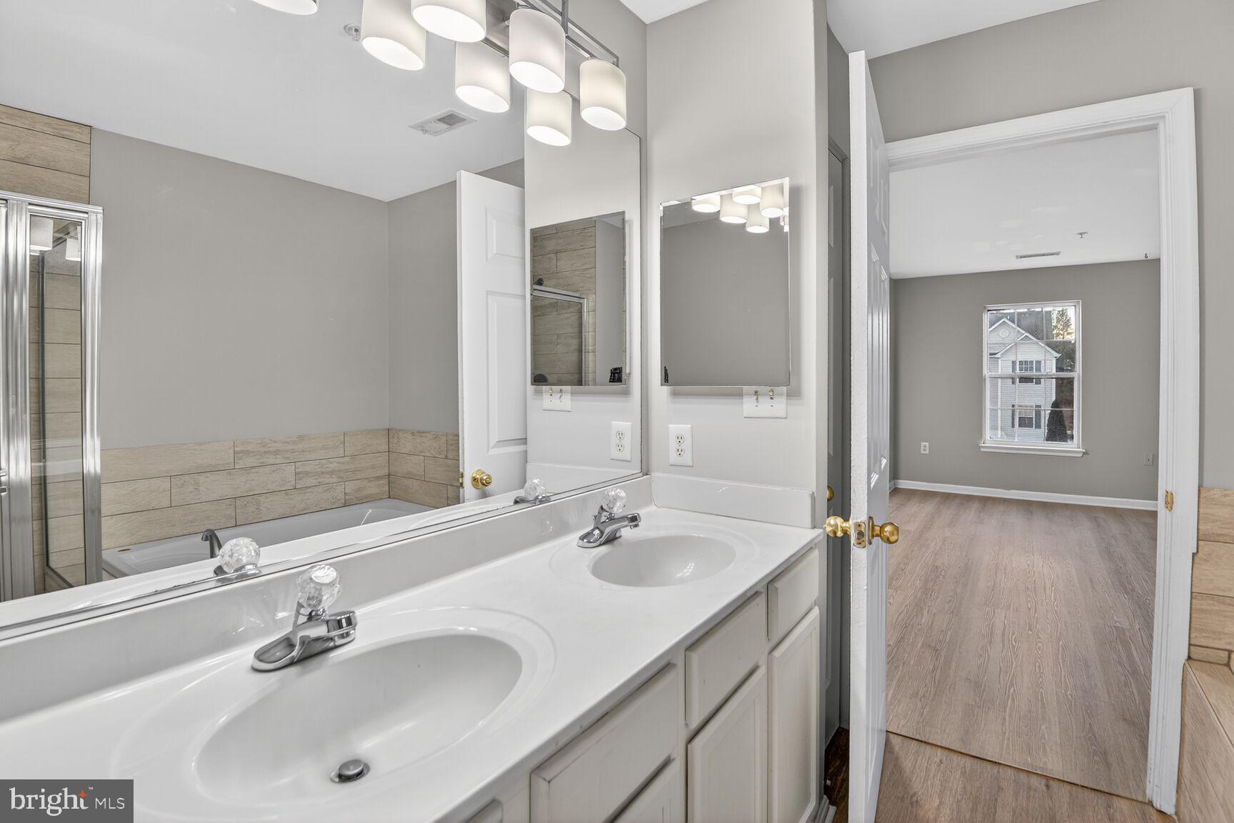 SEVEN OAKS - Residential Lease