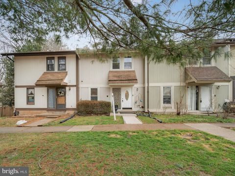 5552 PEPPERCORN DRIVE BURKE VA 22015