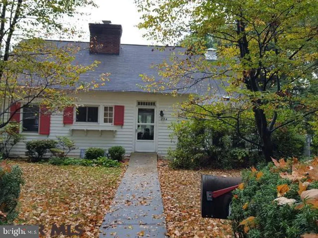 234 E Irvin Avenue, State College, PA 16801