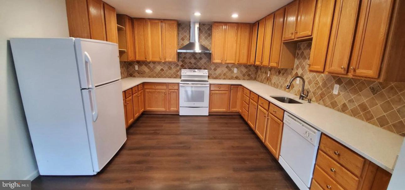 Come and tour this one of a kind private basement condo! With a private entrance and views of over 3 acres you will feel right at home in this finished basement that has been converted to a beautiful space. In a very friendly neighborhood you will feel comfortable living in your space of over 900 square feet that has all been recently renovated two years ago. This basement features a full kitchen with beautiful granite counter tops, and plenty of cabinet space. Enjoy the large open concept floor plan with upgraded tile flooring that complete the modern feel. A private bathroom can be found in the oversized bedroom as well as a half bathroom in the main living area for guests. This unit also features a large walk in laundry room with built in cabinets for your convenience. Call today to set up a tour of this beautiful! Available for immediate move in!
Non smoker. No pets. 2 year lease preferred. Tenant splits all utilities with landlord 1/3.
