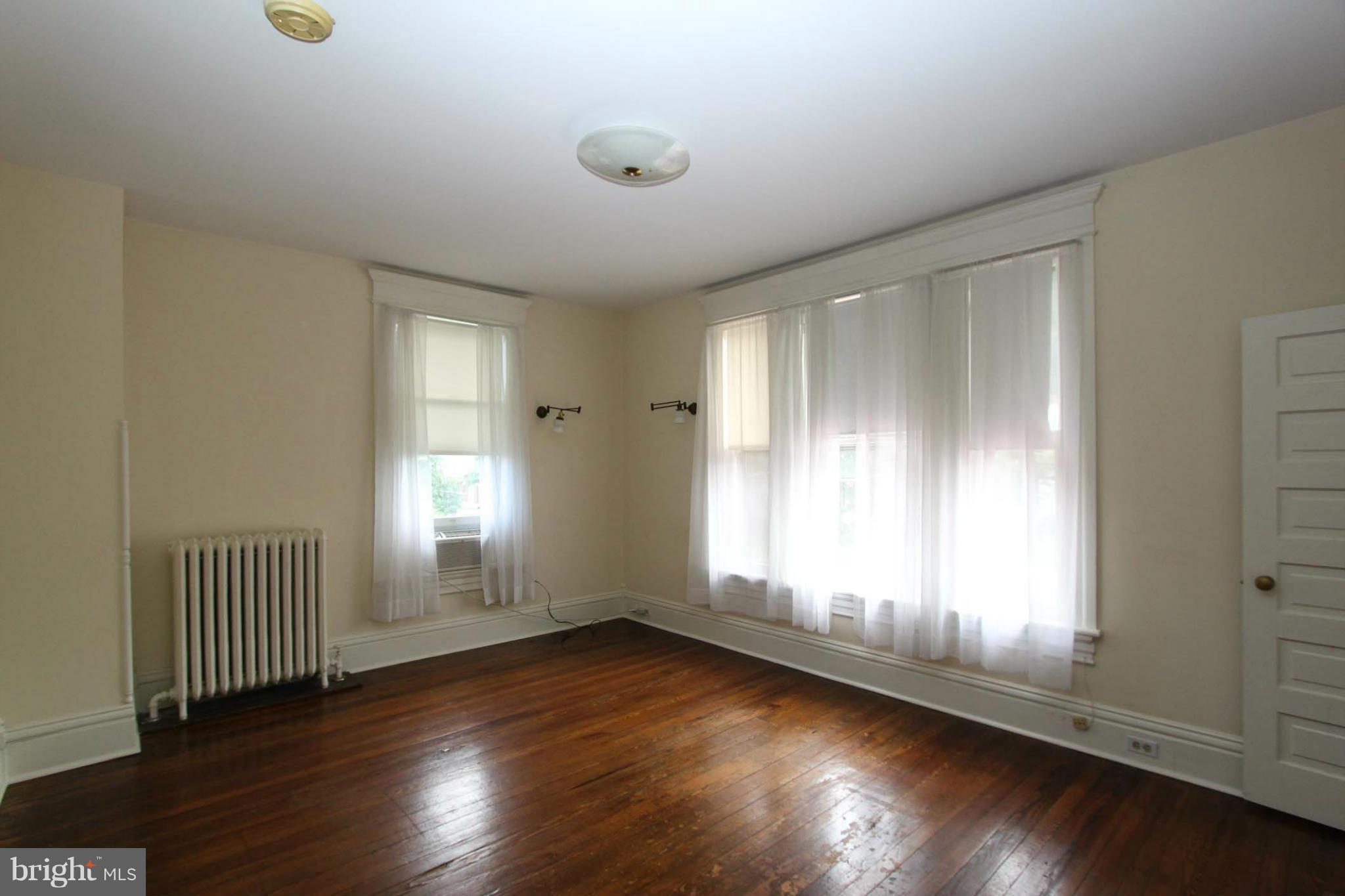 Lovely one bedroom apartment in the heart of Charles Town. This one bedroom apartment features hardwood floors, a separate office and large eat-in kitchen. Just 2 blocks from downtown Charles Town on a historic street, it is walking distance to downtown, American Public University, and the race track.