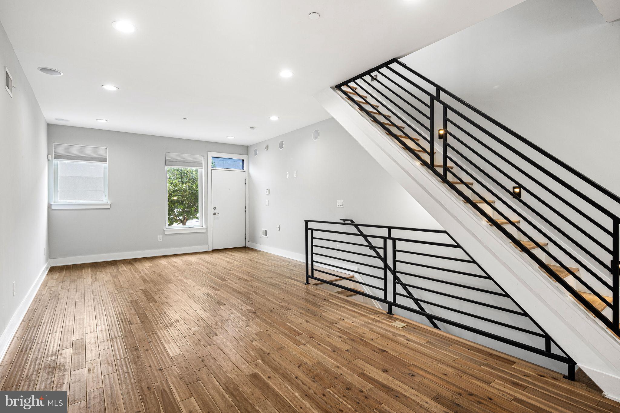 2610 TRENTON AVE