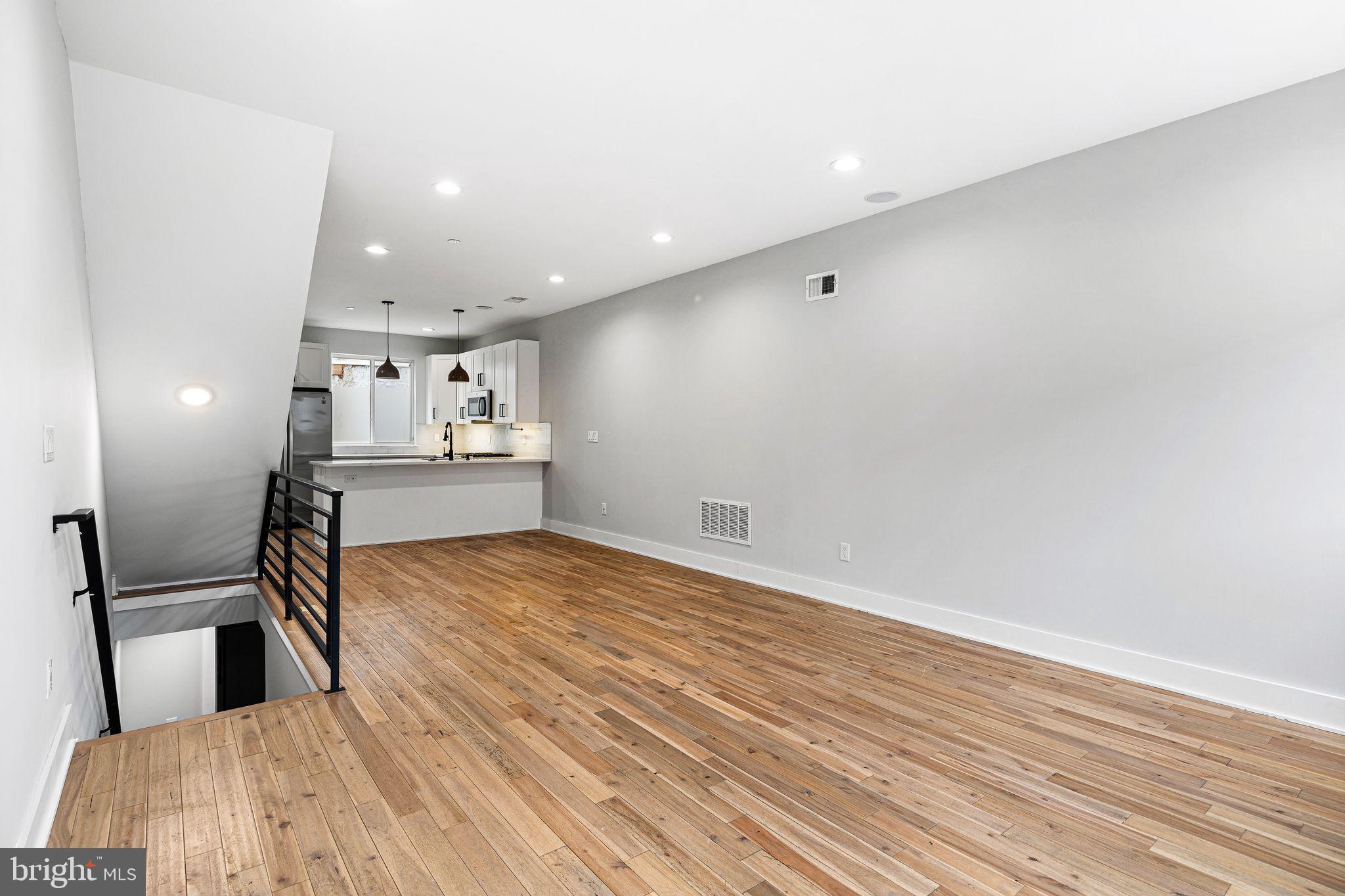 2610 TRENTON AVE
