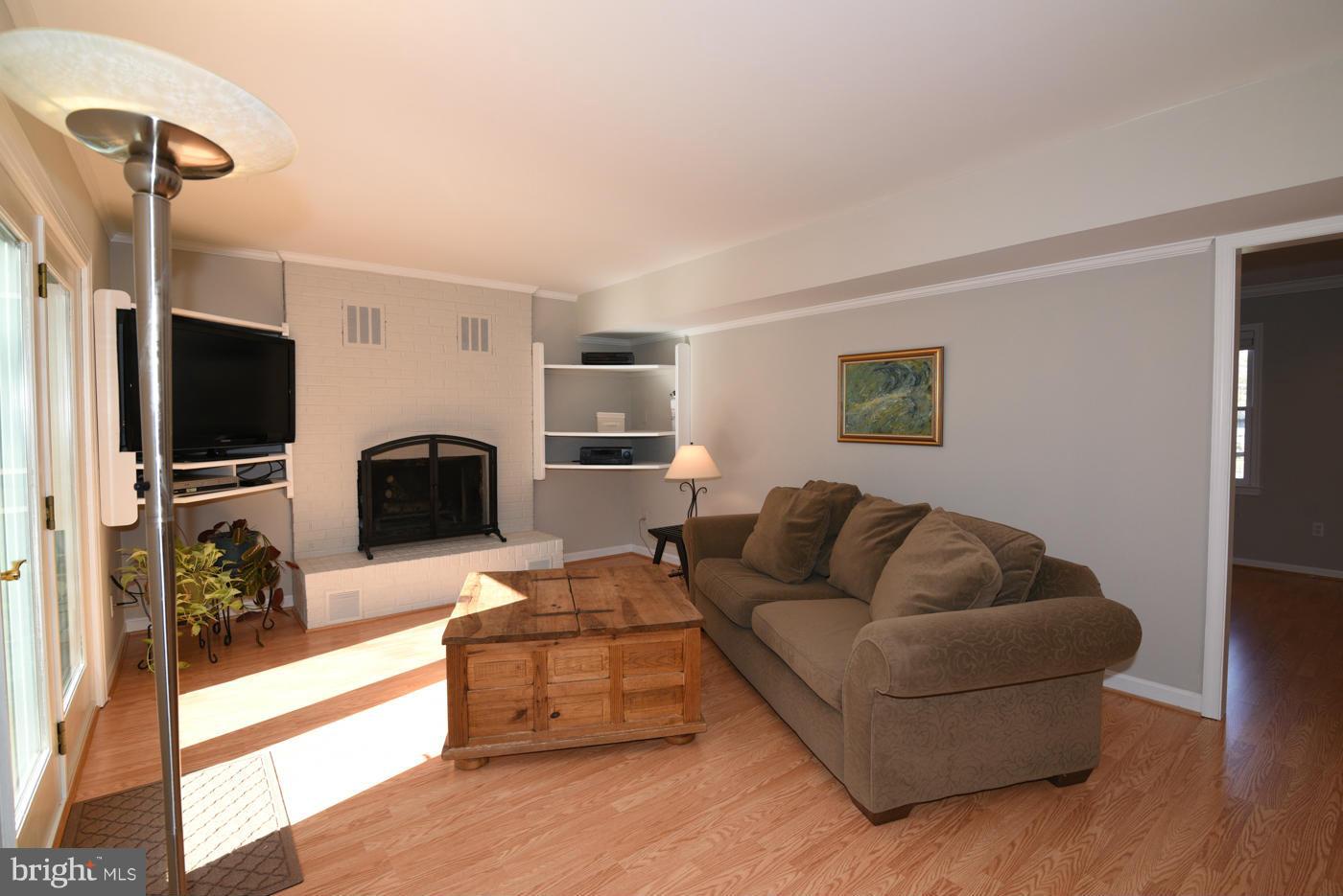 RESTON - Residential