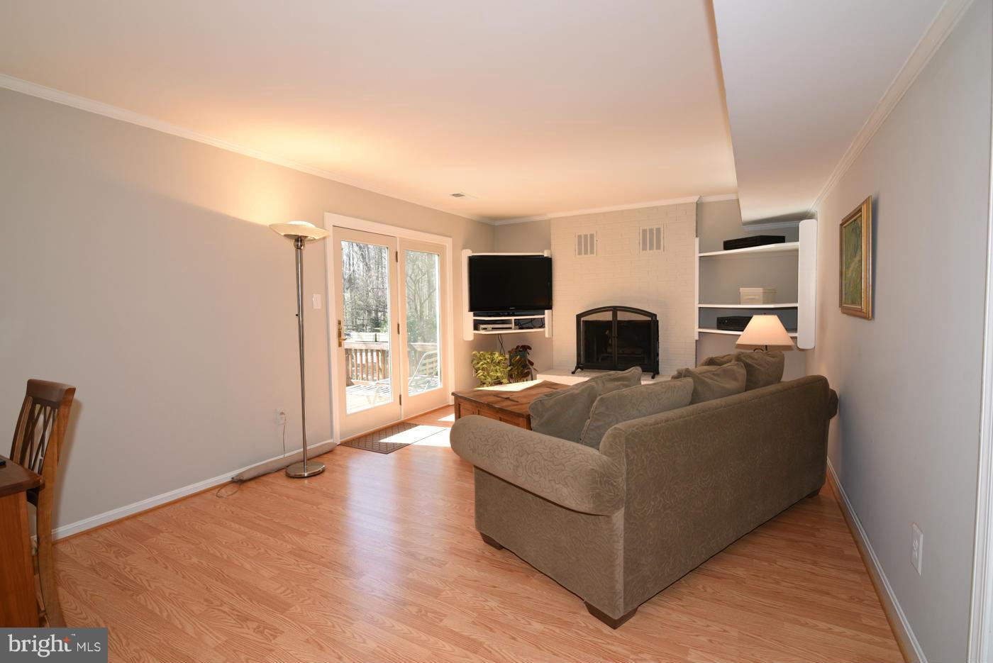 RESTON - Residential