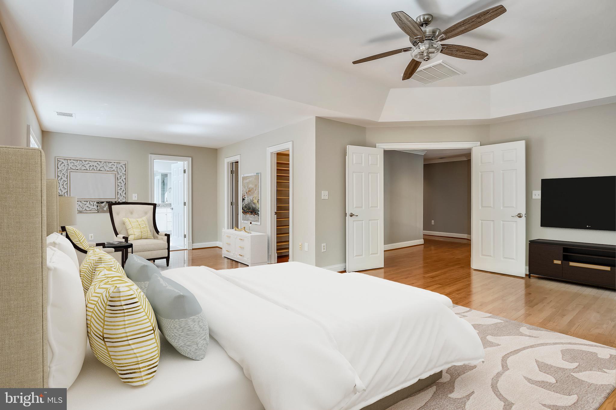 CHAIN BRIDGE - Residential