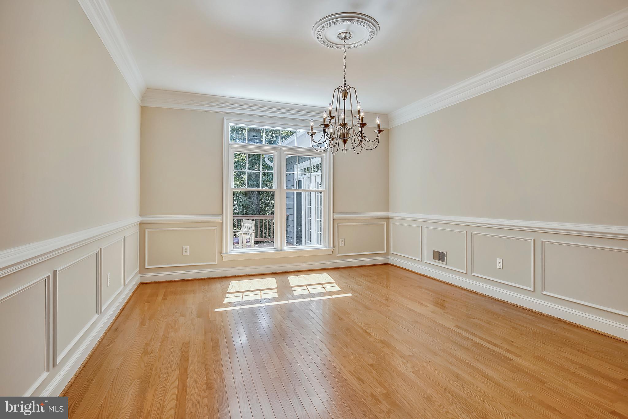 CHAIN BRIDGE - Residential