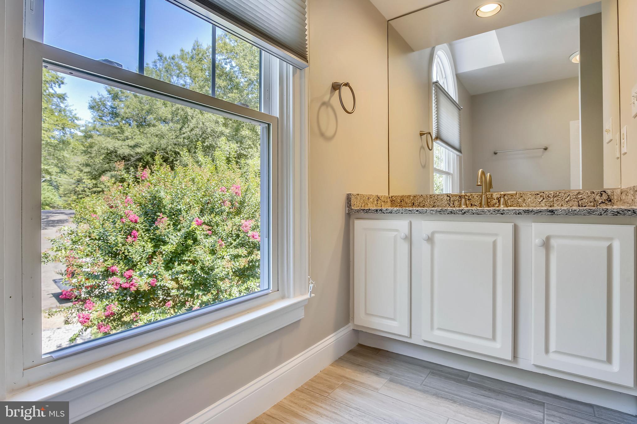 CHAIN BRIDGE - Residential