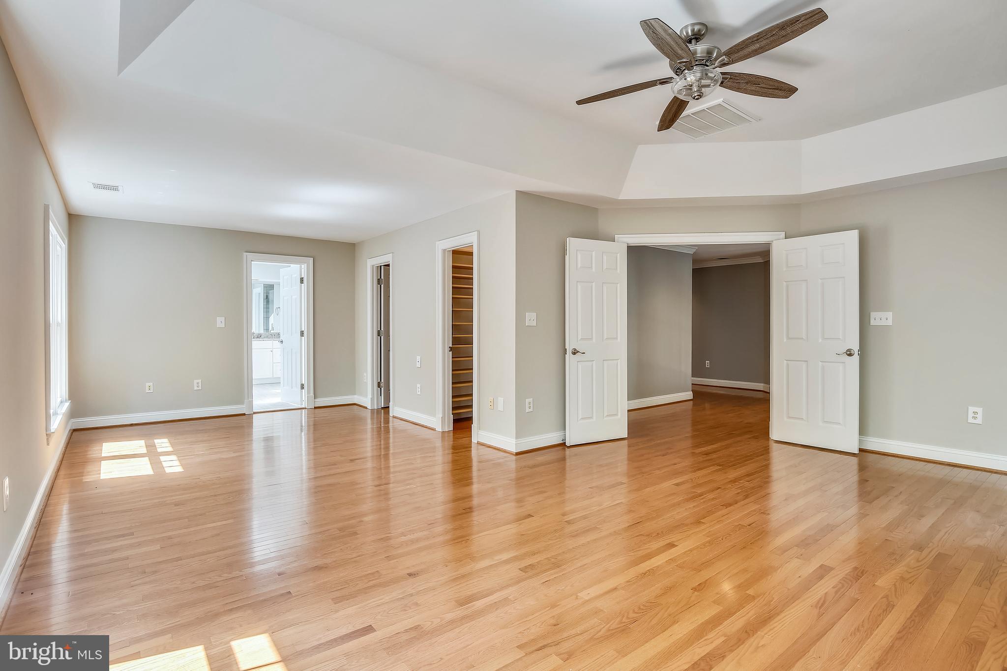 CHAIN BRIDGE - Residential